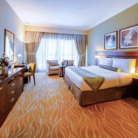 Grand Mercure Majlis Residences Abu Dhabi Exterior photo A room at the Jumeirah Creekside Hotel